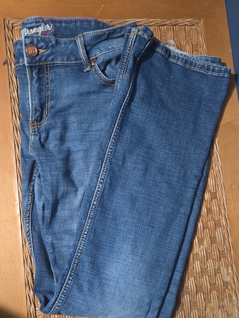Wrangler Jeans in Dark Blue Denim Bootcut